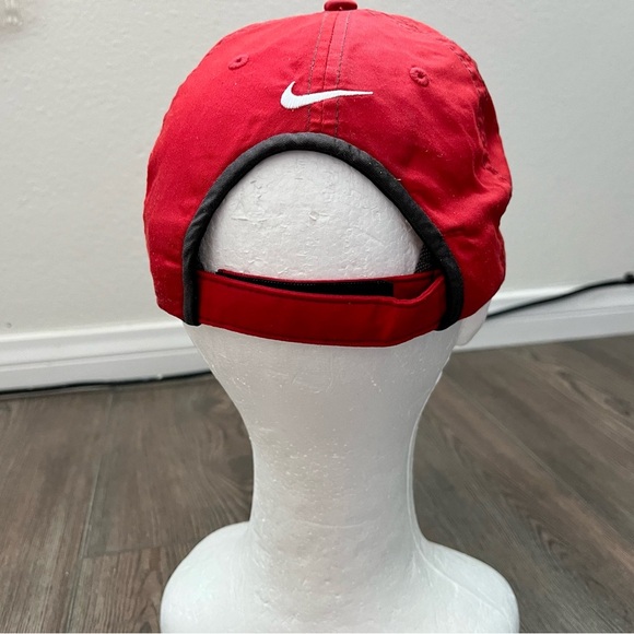 Nike Red and Black Cap - Picture 4 of 12